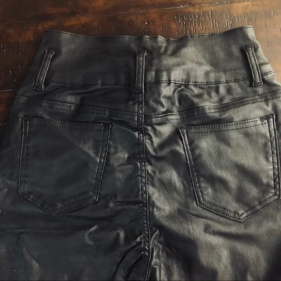 Jeans - Black Leather Look - Picture 5 of 7